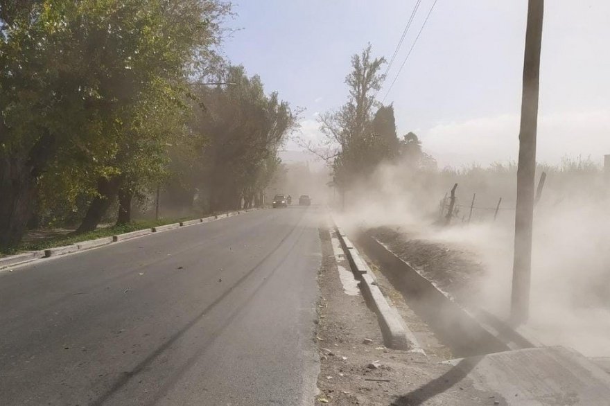 Mendoza bajo alerta naranja: prevén intensos vientos y tormentas