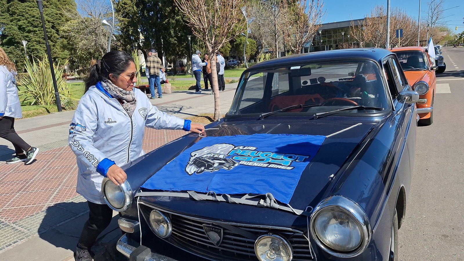 EL ENCUENTRO NACIONAL DE PEUGEOT 404 DE VISITA EN SAN RAFAEL