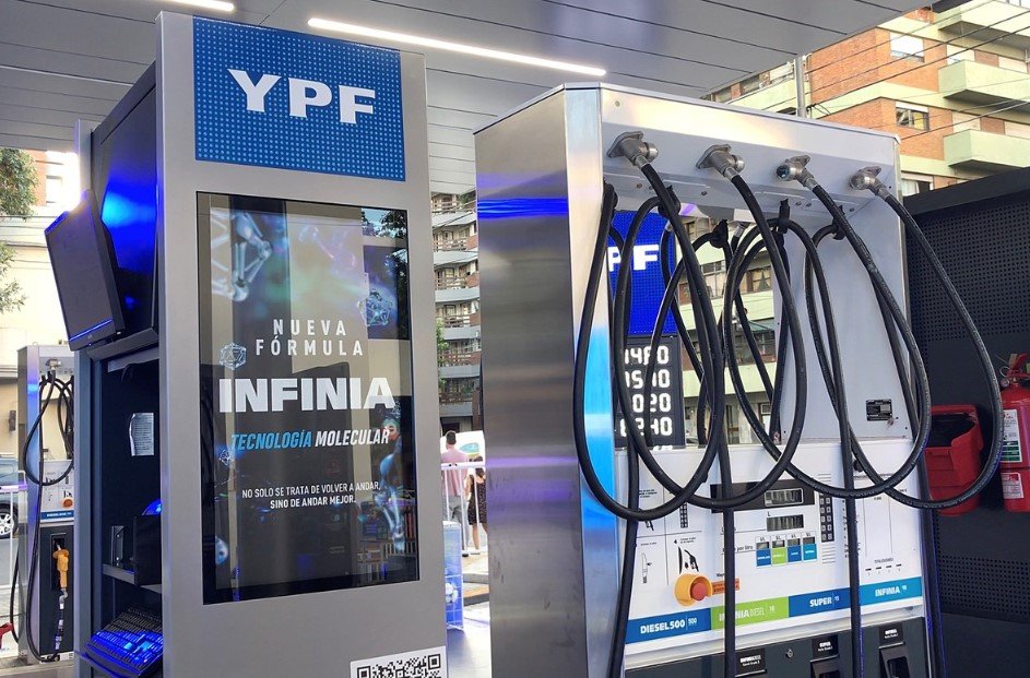 Iniciativa para que las estaciones de servicio avisen antes de subir los precios