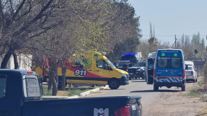 La Paz: la Policía logró que la alumna de 14 años entregara el arma y la situación está controlada
