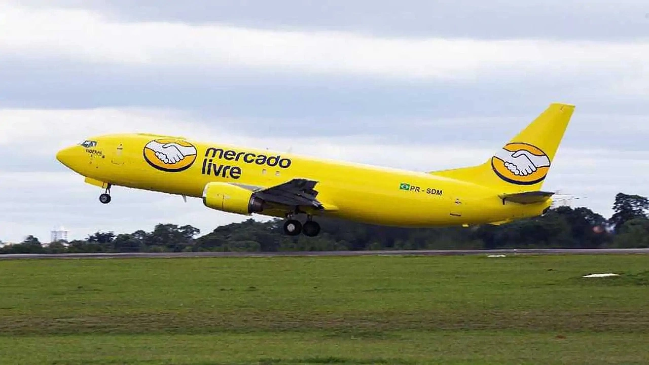 Mercado Libre incursiona en el transporte aéreo con aviones de Aerolíneas Argentinas